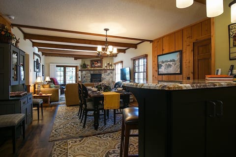 Condo, Multiple Beds, Pool Access, Mountain View (2 Br: Whistlepunk 20) | Interior
