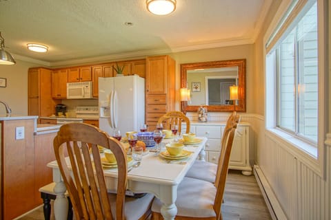 Condo, Multiple Beds, Patio, Mountain View (3 Br: Summit 107 B) | 3 bedrooms, individually decorated, individually furnished, bed sheets