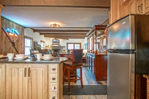 Condo, Multiple Beds, Pool Access, Mountain View (2 Br: Whistlepunk 11) | 2 bedrooms, individually decorated, individually furnished, bed sheets