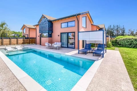 Villa Water image
