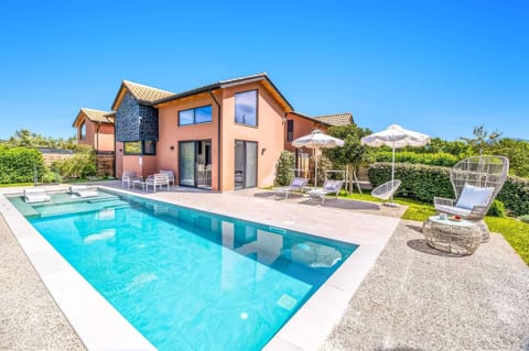 Villa Wind image