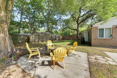 Beaufort Vacation Rental | 3BR | 2BA | 1,200 Sq Ft | 1 Step to Access