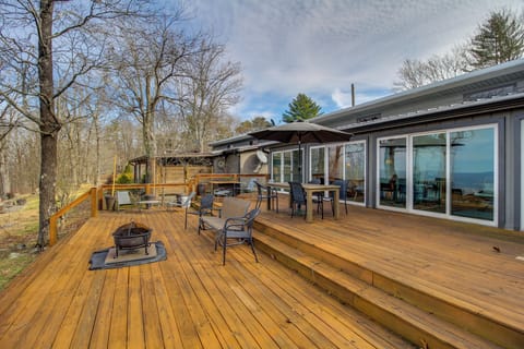 Deck | Fire Pit | 5 Mi to Mentone Log Cabin Village