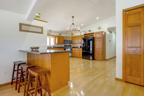 Kitchen | Breakfast Bar | Cooking Basics