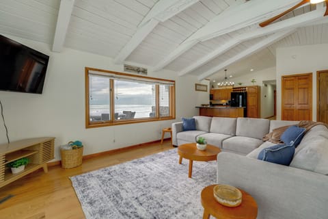 Port Hope Vacation Rental | 3BR | 2BA | 2,241 Sq Ft | 2 Steps Required