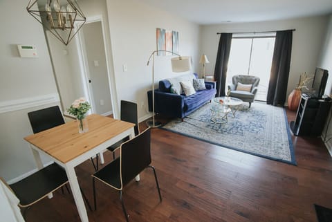 Furniture/decor may vary slightly from photos but will be of similar quality.
