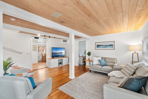 Bright & airy living room