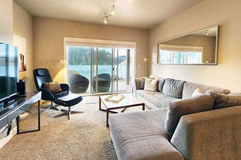Siuslaw River views from the comfort of the living room.