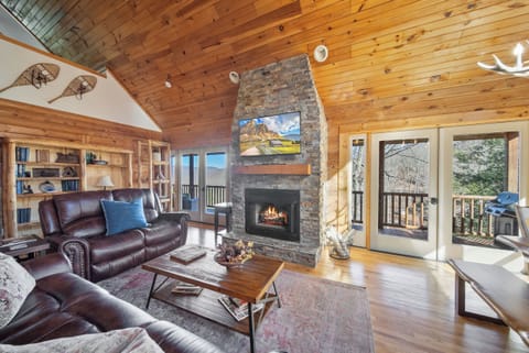 Welcome to Dancing Bear!