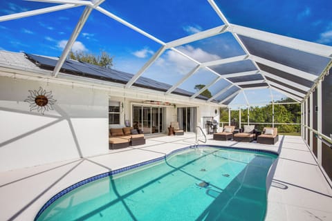 Port Charlotte Vacation Rental | 3BR | 2BA | 1 Step to Enter | 1,600 Sq Ft