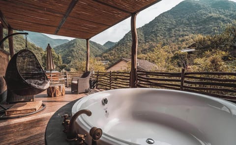 Premier Double Room, Mountain View | Deep soaking bathtub