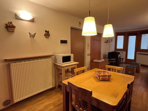 Furniture, Room, Apartment, Chair, Pillow, Hotel, Couch, Living Room