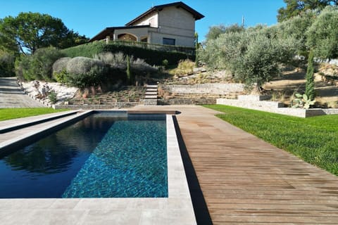 Swimming Pool, Garden, Landscaping, Water Feature, Backyard, Flagstone, Walkway