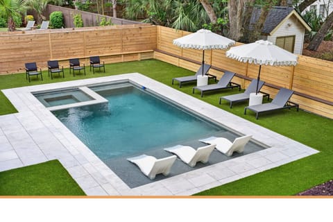 Pool & Hot Tub | Sun Kissed by the Sea | 3007 Cameron Blvd | Isle of Palms, SC | IOP Escapes