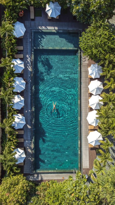 2 outdoor pools, pool umbrellas, sun loungers