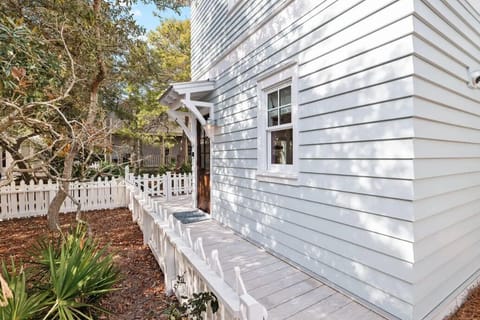 Carriage house
