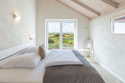 House | 3 bedrooms, individually furnished, iron/ironing board
