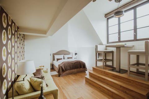 Double Room, River View | Living area | 50-cm flat-screen TV with cable channels, TV