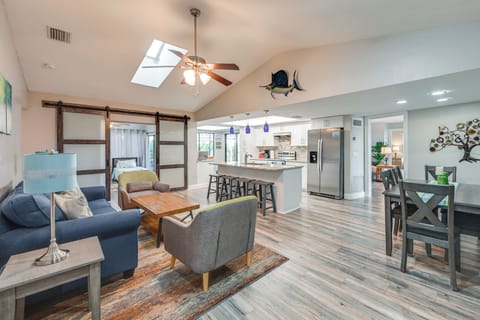 Home Interior | Free WiFi | Central A/C & Heat