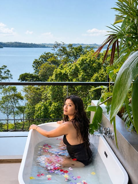 Presidential Suite, Balcony, Lake View | Deep soaking bathtub