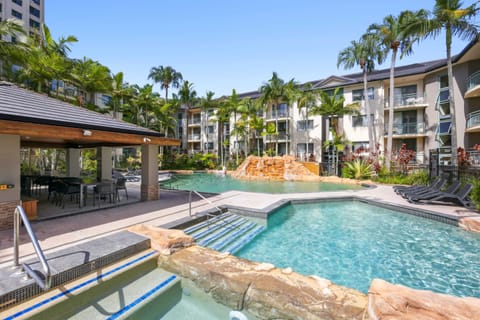 Apartment | Pool | Outdoor pool