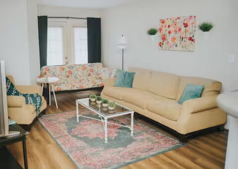 Furniture/decor may vary slightly from photos but will be of similar quality.
