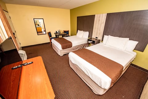 Standard Room, 2 Double Beds | Desk, laptop workspace, free WiFi