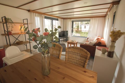 House | Dining