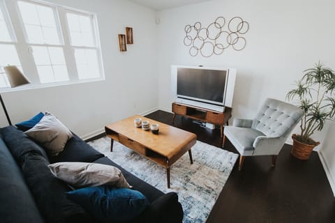 Furniture/decor may vary slightly from photos but will be of similar quality.