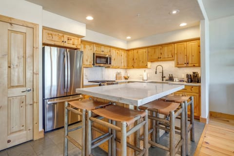 Kitchen | Cooking Basics | Keurig | Main Floor