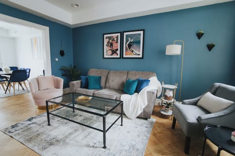 Furniture/decor may vary slightly from photos but will be of similar quality.
