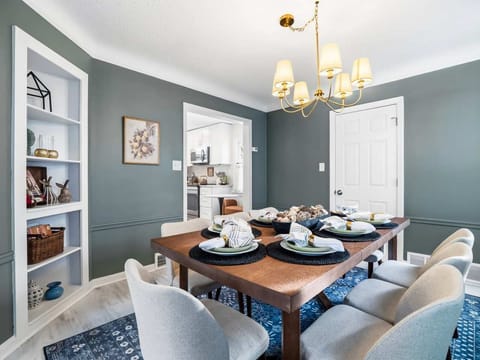 Complete dining view w/ soft colors, cozy chairs & an atmosphere made for connection 🍷🤍✨