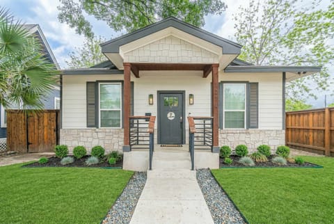 First impressions matter — and this house shows up like it’s on the cover of Vacation Magazine. Get ready to fall in love before you even walk inside!