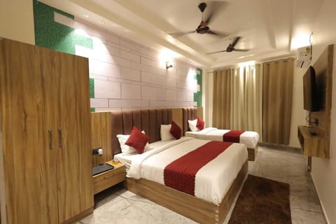 Superior Room | Rollaway beds, free WiFi, bed sheets