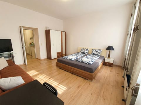 Basic Apartment | Iron/ironing board, free WiFi