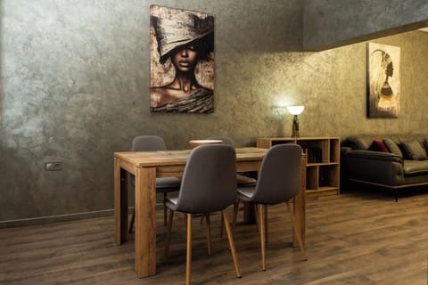 Deluxe Apartment, Balcony, City View | Soundproofing, iron/ironing board, WiFi (free)