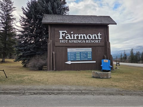 Highway Sign to Lodge