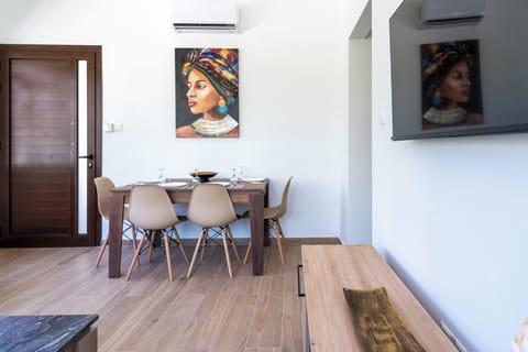 Apartment, 1 Double Bed with Sofa bed, Kitchen, City View | In-room dining
