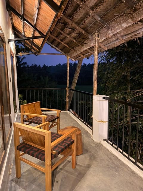 Superior Double Room, Bathtub, Garden View | Laptop workspace, iron/ironing board, free WiFi