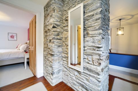 4 bedrooms, individually decorated, individually furnished, free WiFi