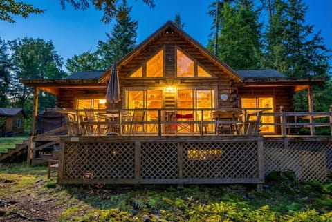 Welcome to your lakeside hideaway