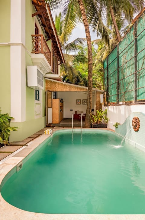 Private pool