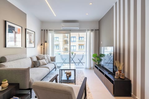 Comfort Apartment, 2 Bedrooms, Kitchen, City View | Living room | Smart TV, Netflix, streaming services