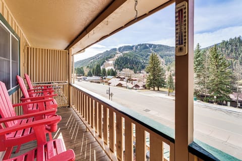 Red River Vacation Rental | 2BR | 2BA | 1,000 Sq Ft | Stairs to Enter