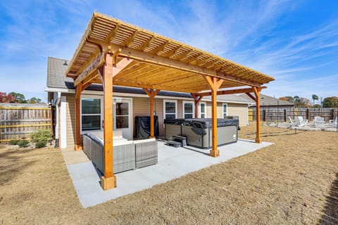 House (3 Bedrooms) | Front of property