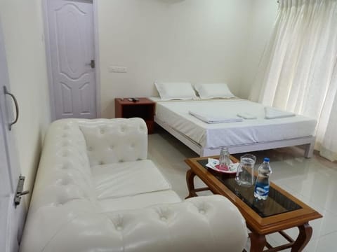 Classic Room, Resort View | Living area