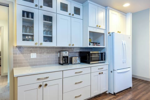 Kitchen - Main Level