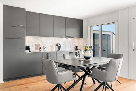 Apartment, Non Smoking, Balcony | Dining