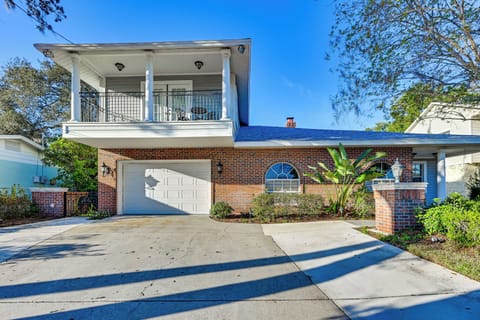 2-Story House | 2 Mi to Robert K. Rees Memorial Park