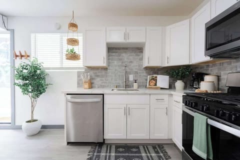 This free-flowing, open design gives you plenty of space to relax and unwind